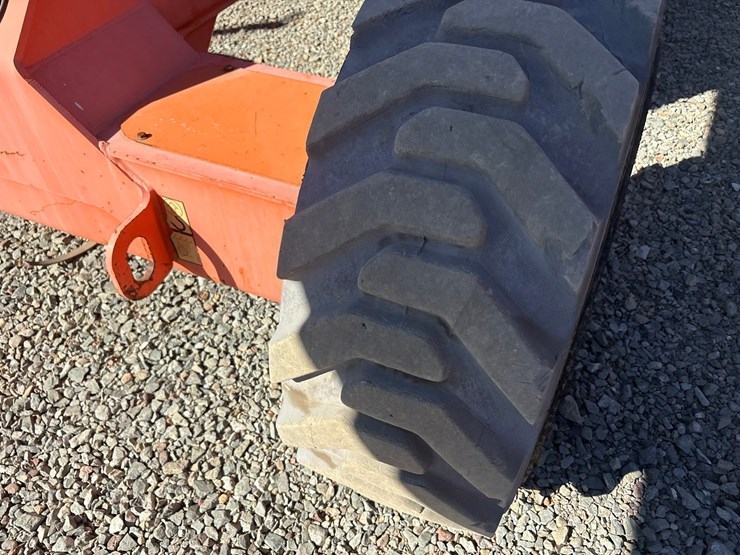 2013-jlg-m600jp-image-67