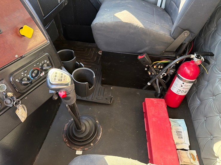 2018-western-star-4700-image-70