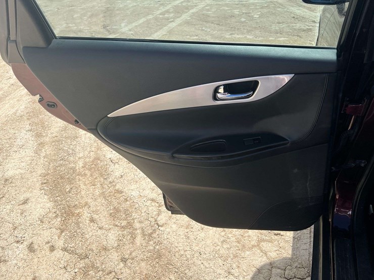 2017-infiniti-qx50-image-14