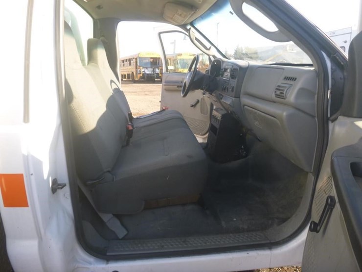 2005-ford-f450-image-17
