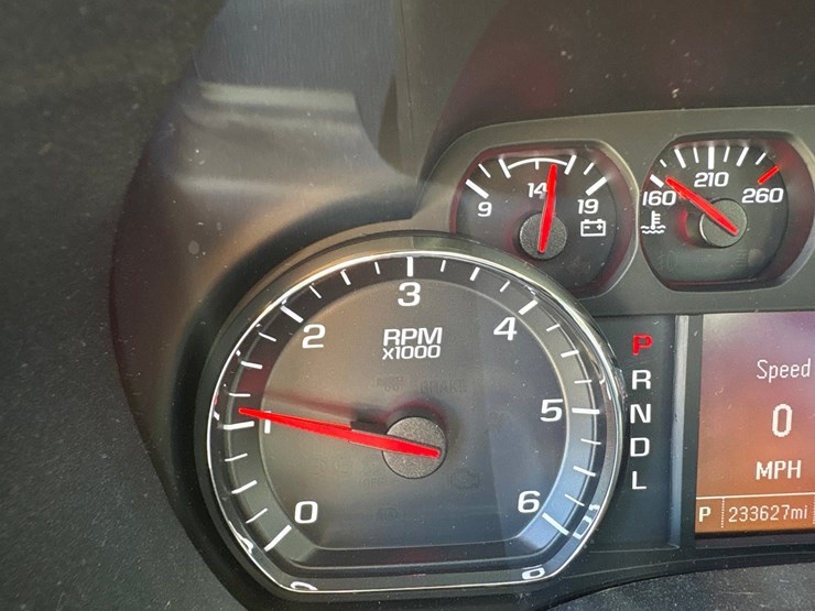 2018-chevrolet-silverado-1500-image-43