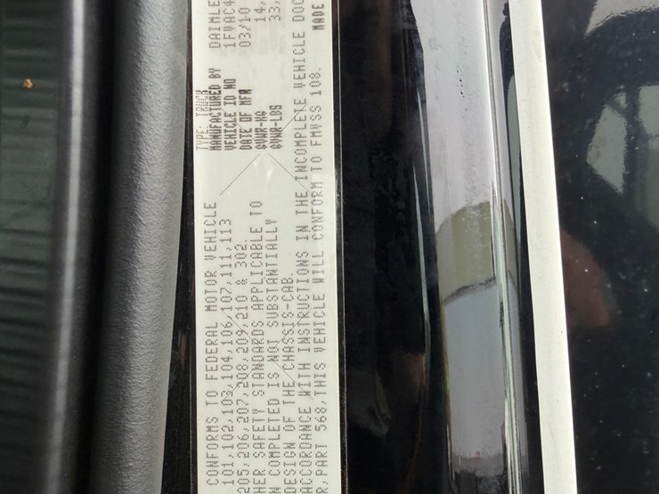2010-freightliner-m2-106-image-77