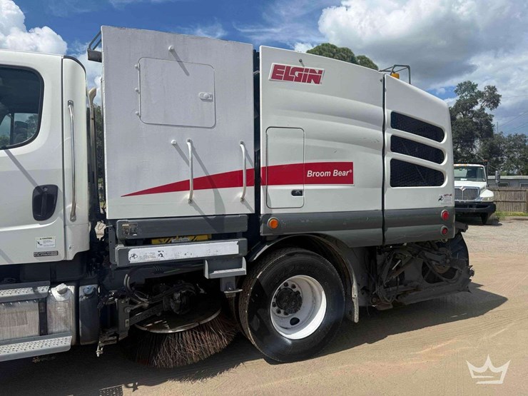 2018-elgin-broom-bear-image-9