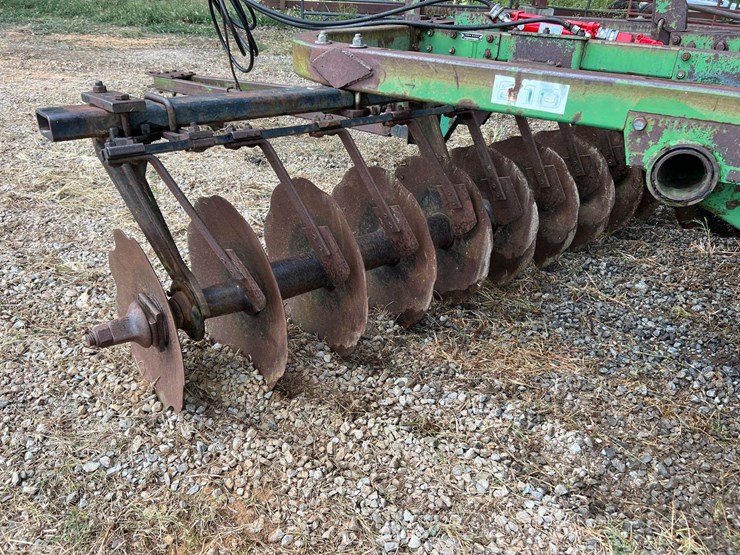 john-deere-210-image-12