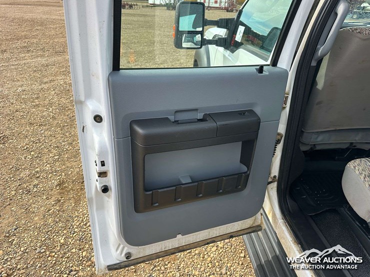 2016-ford-f550-image-26