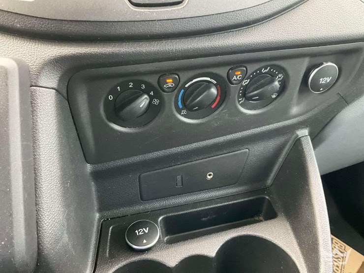 2015-ford-transit-image-17
