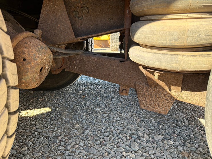ford-l9000-image-25