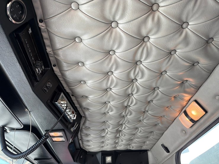 2018-western-star-4700-image-79
