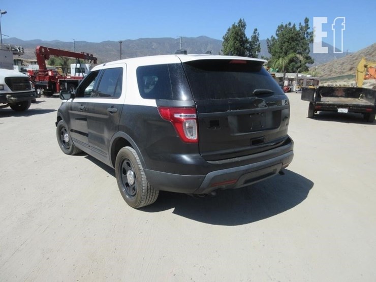 2015-ford-explorer-image-4