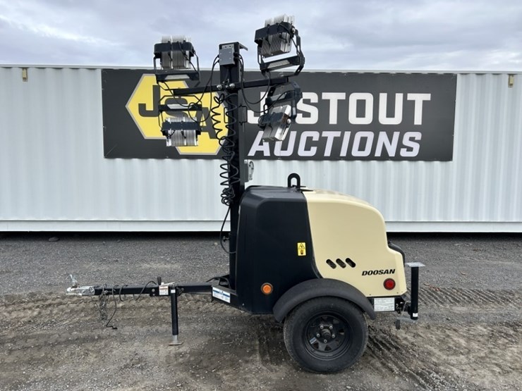 2021-doosan-6kw-towable-light-tower-image-2