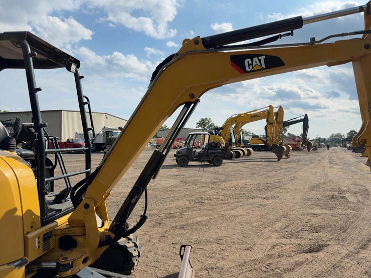 2016-caterpillar-304e2-cr-image-11