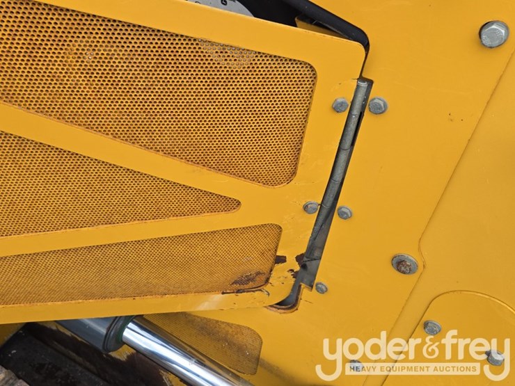 2021-deere-750l-lgp-image-50