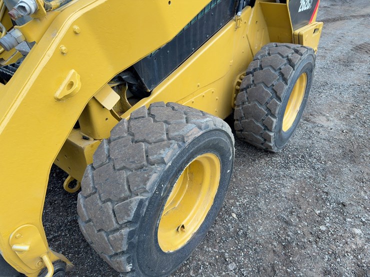 2013-caterpillar-262c2-image-14