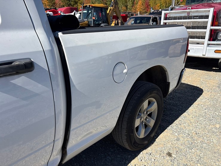 2019-ram-1500-classic-image-14