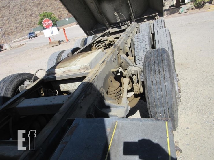 2013-freightliner-cascadia-125-image-20