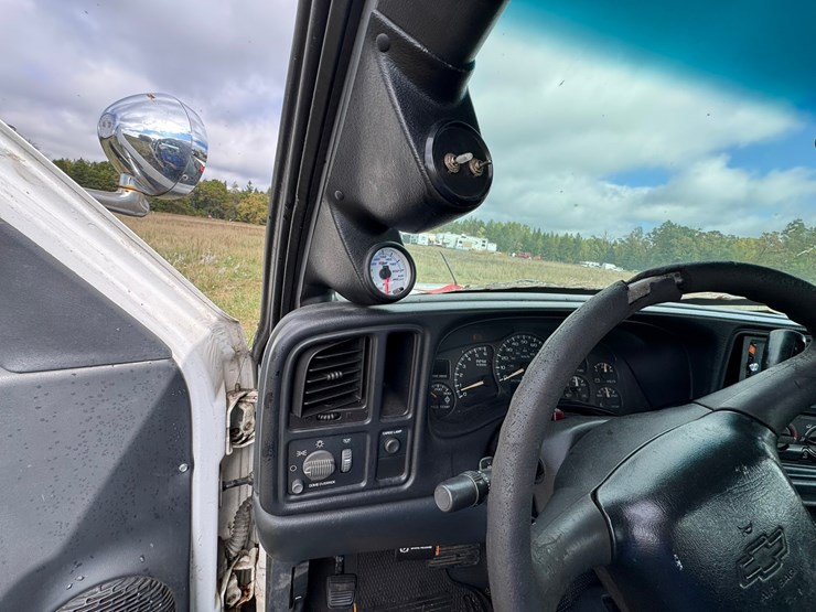 2002-chevrolet-2500-image-37