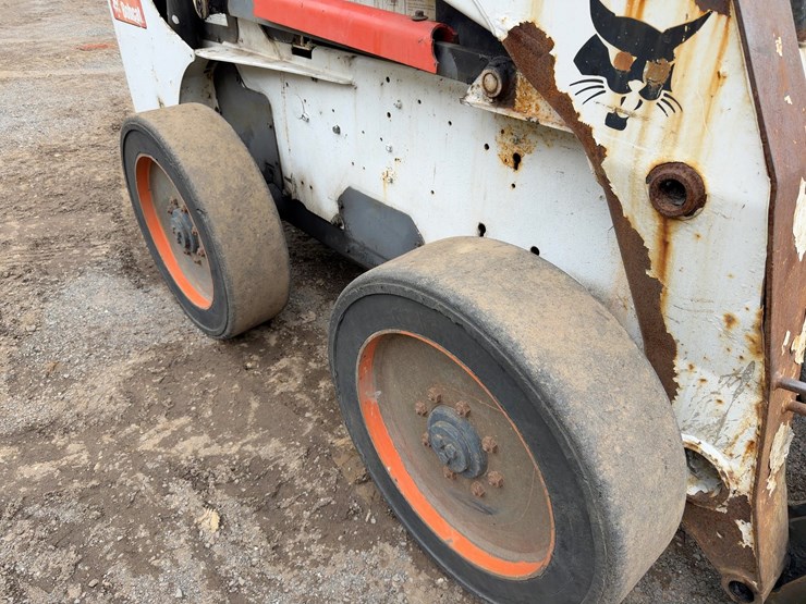 2006-bobcat-s300-image-11