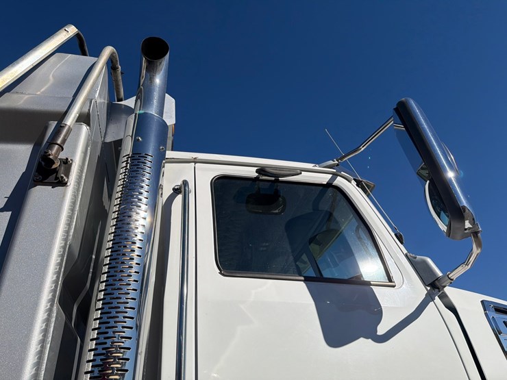 2018-western-star-4700-image-46