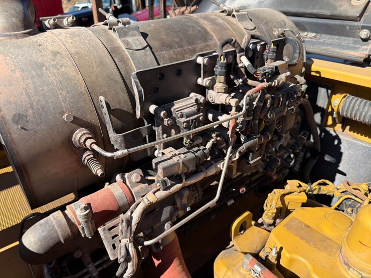 2013-caterpillar-c9-image-55