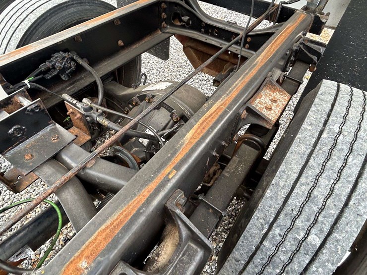 2009-international-durastar-4400-image-22