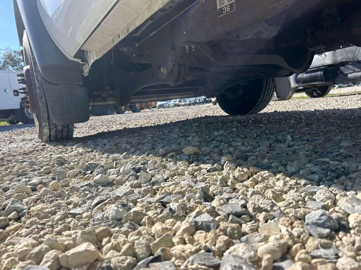2016-ford-f550-image-35
