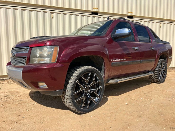 2008-chevrolet-avalanche-1500-image-1