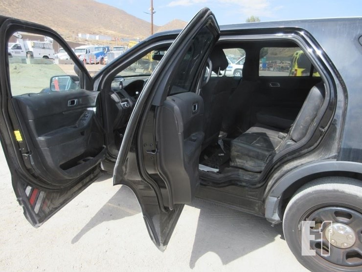 2015-ford-explorer-image-14