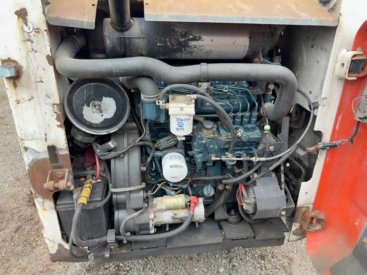 2005-bobcat-s300-image-15