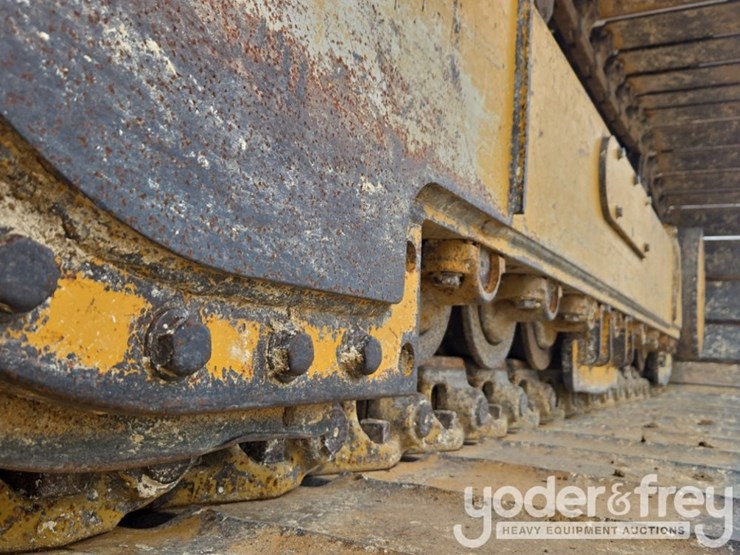 2021-deere-750l-lgp-image-12