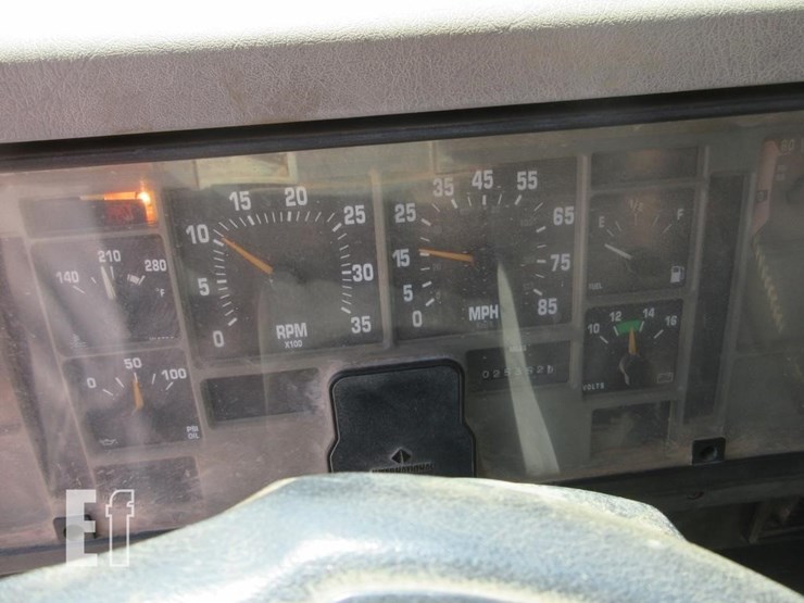 2001-international-4700-image-11