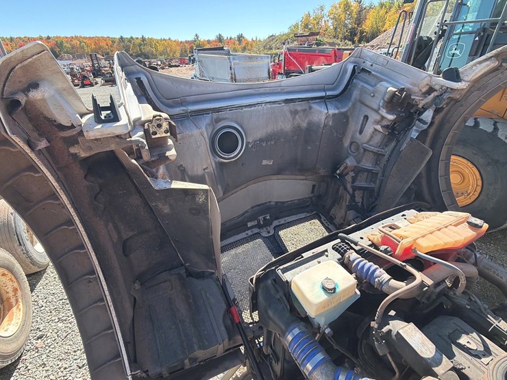 2016-kenworth-t880-image-86