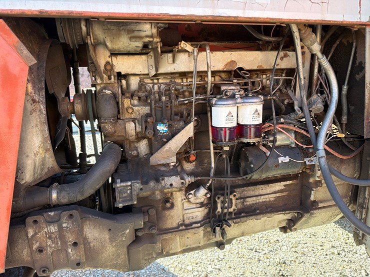 massey-ferguson-1135-image-11
