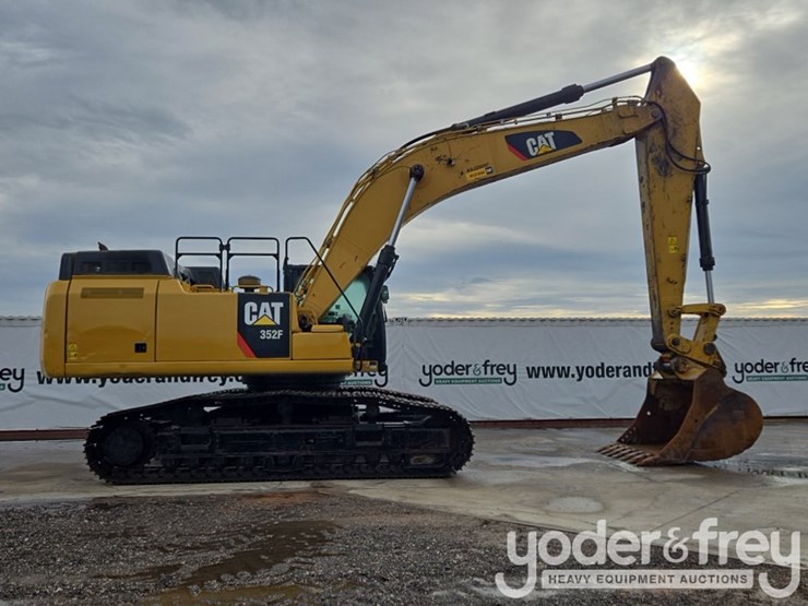 2020-caterpillar-352-image-6