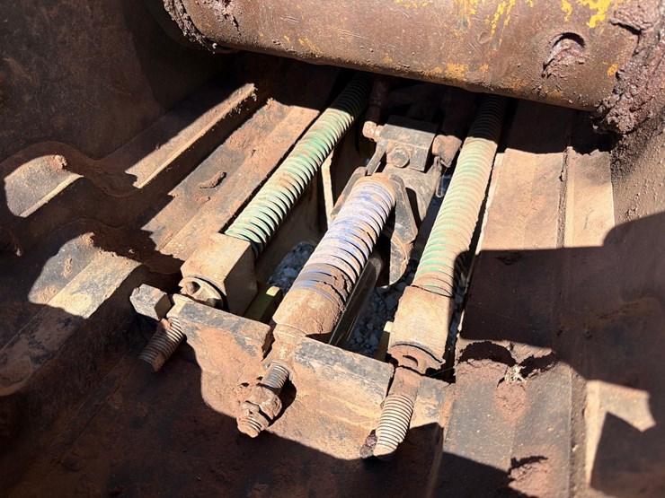 2013-caterpillar-c9-image-85