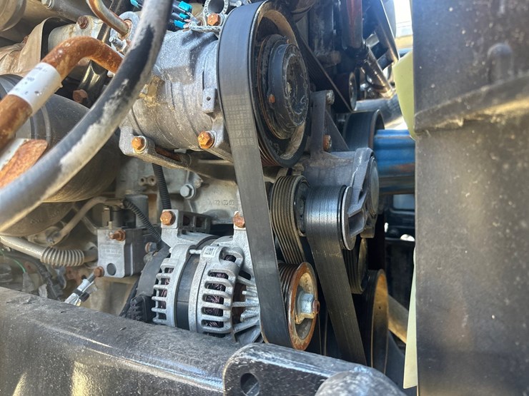 2015-freightliner-114sd-image-45