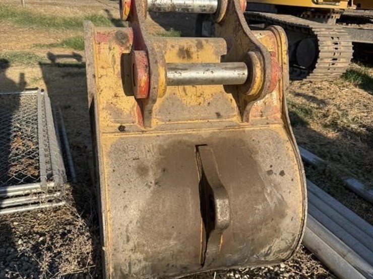 caterpillar-30-image-2