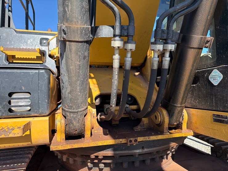 2013-caterpillar-c9-image-28