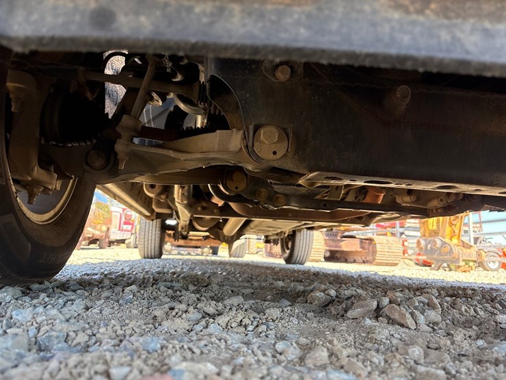 2019-ram-1500-classic-image-60