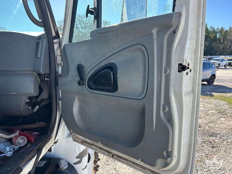 2006-international-durastar-4300-image-35