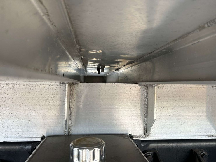 2009-international-durastar-4400-image-19