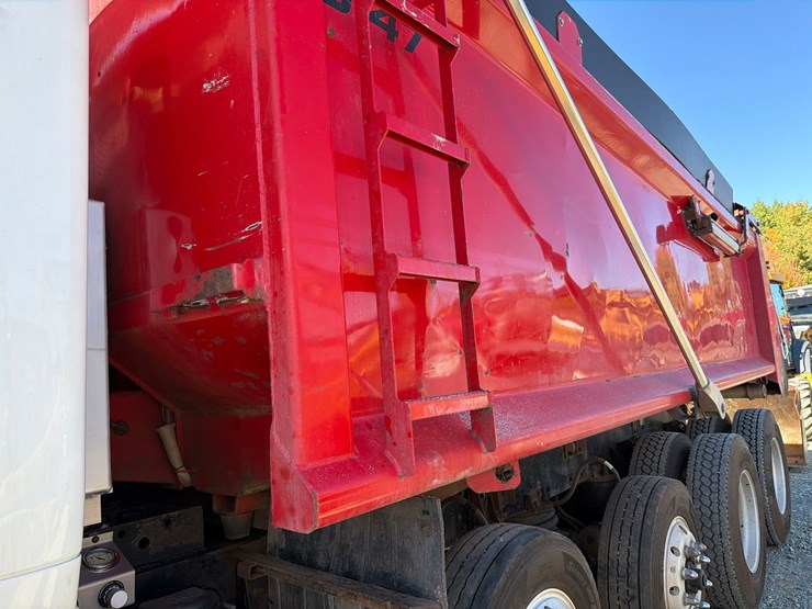2016-kenworth-t880-image-15