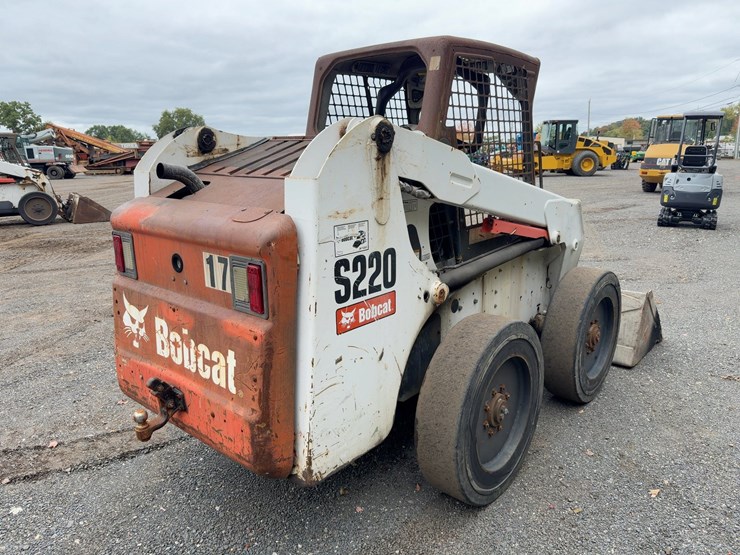 2009-bobcat-s220-image-5