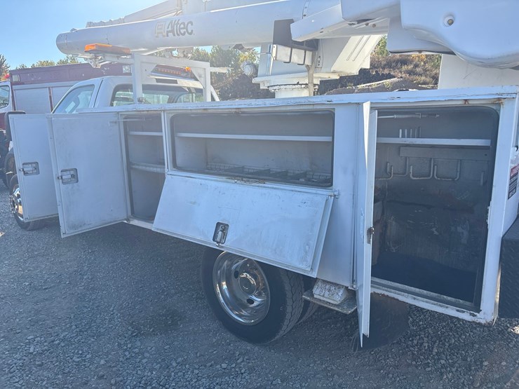 2008-ford-f550-image-28