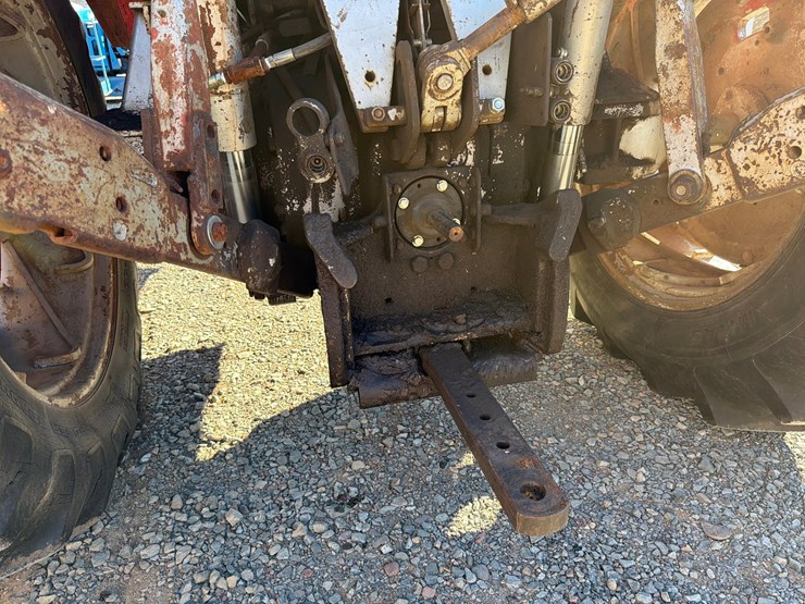 massey-ferguson-1135-image-21