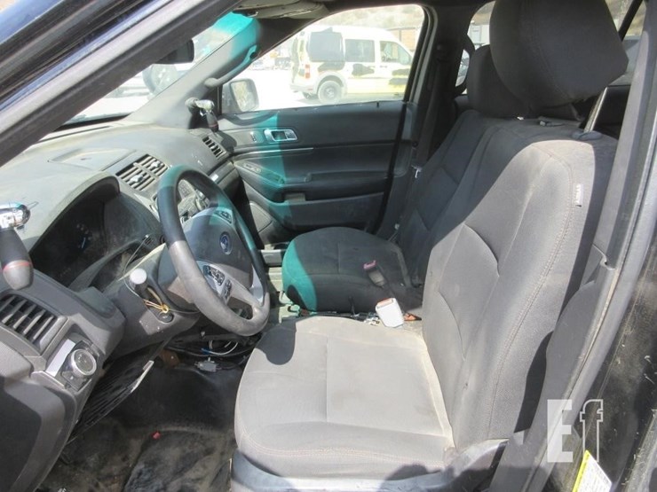 2015-ford-explorer-image-6