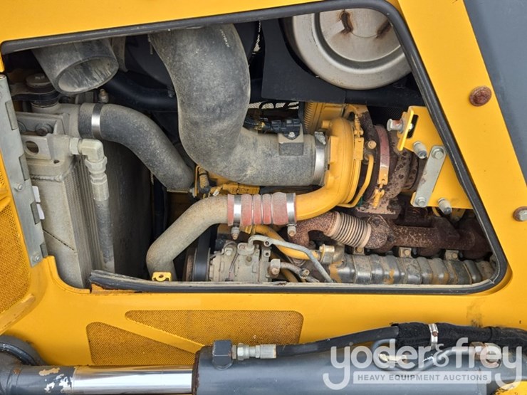2021-deere-750l-lgp-image-44