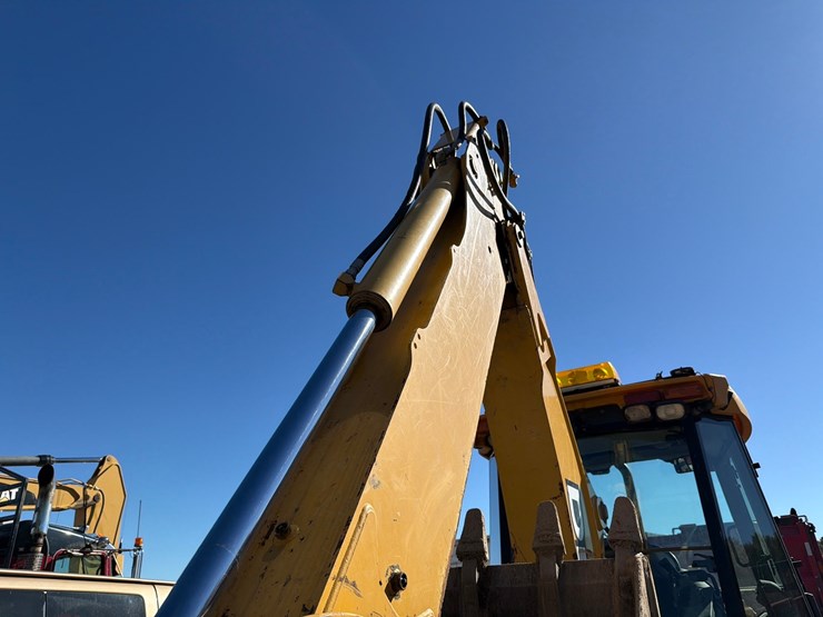 2005-deere-310sg-image-33