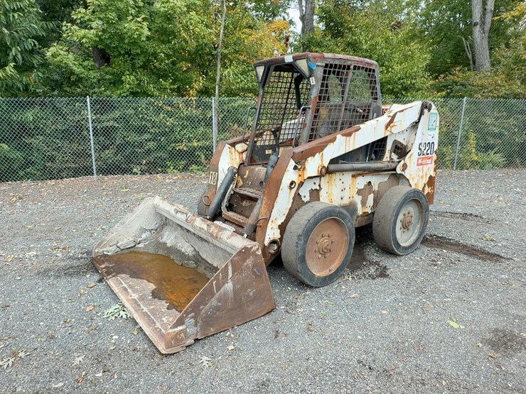 2009-bobcat-s220-image-1