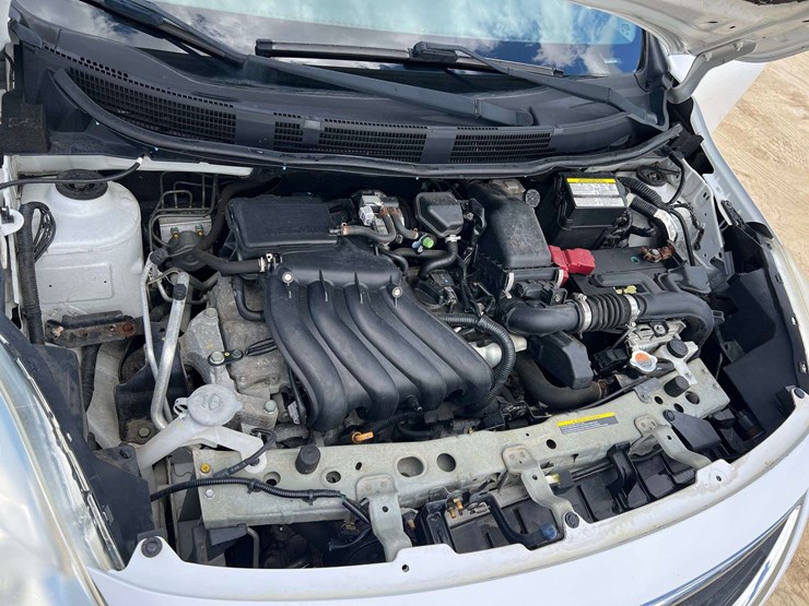 2014-nissan-versa-4-door-sedan-(38,174-miles)-image-7