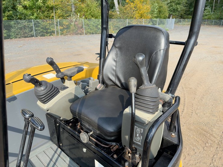 2016-caterpillar-304e2-cr-image-28